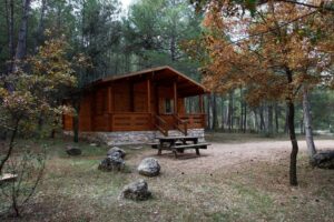 Camping con cabañas de madera Llano de los Conejos