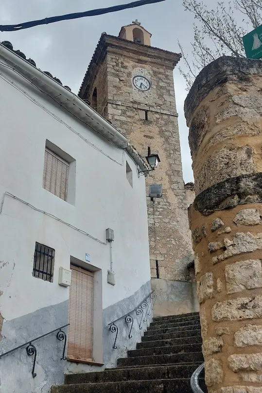 Fuertescusa Cuenca, subida a la iglesia