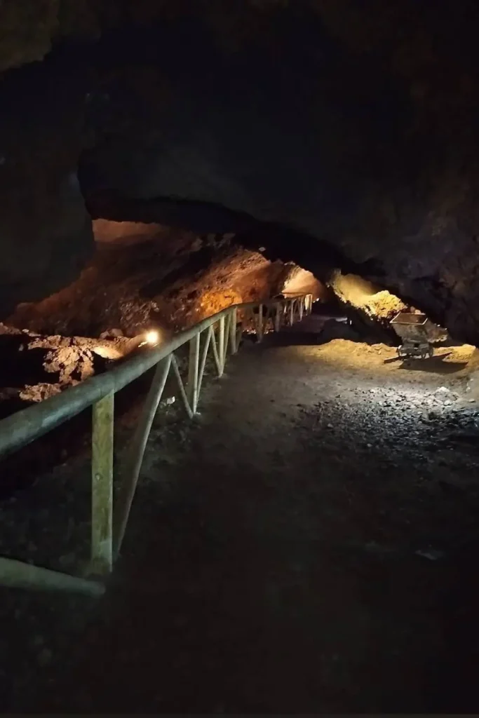 Recorrido guiado por la Mina Romana de Cueva del Hierro